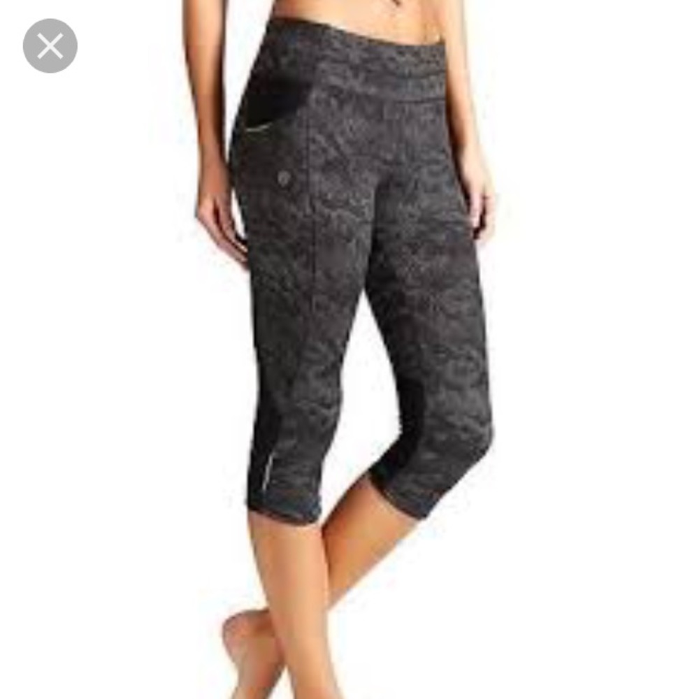 Athleta Maze Be Free Crops In Deep Black - Picture 7 of 7